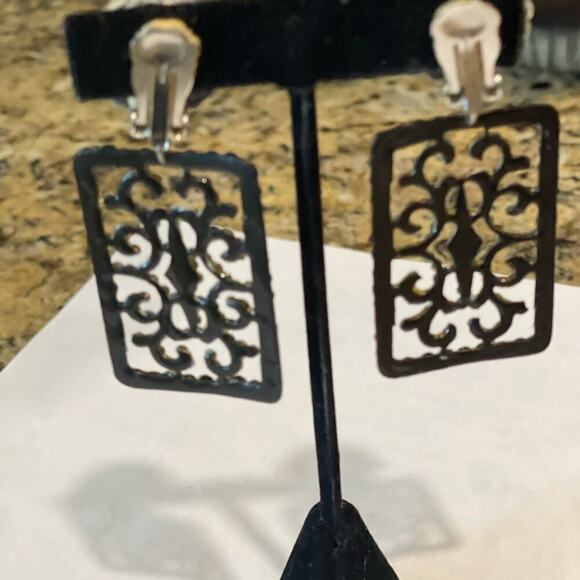 Earrings – filigree pattern black jet and silver rhinestones-play lightweight. - Picture 2 of 2